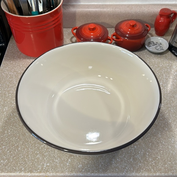 Bobby Flay large pasta bowl. 12”x4”deep. New condition - Picture 2 of 6